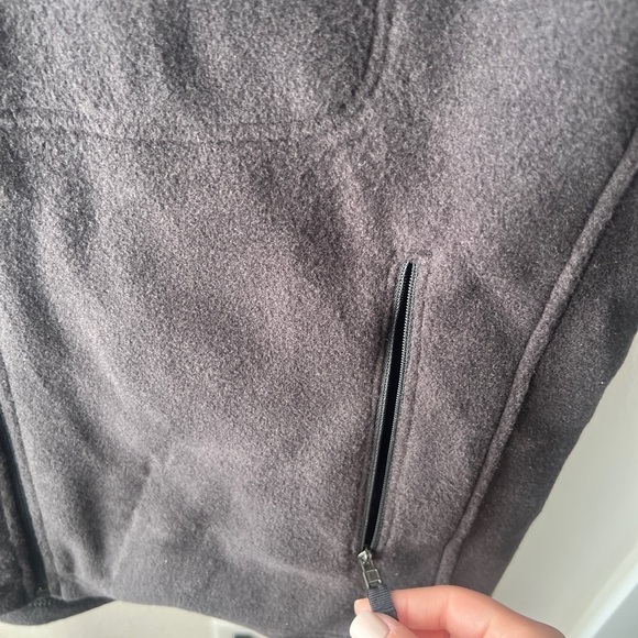 NWT - Patagonia Black zip up vest size L - Picture 4 of 7